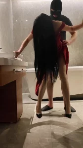 [原创] 红色礼裙的骚货，艹完还要下楼继续年会的